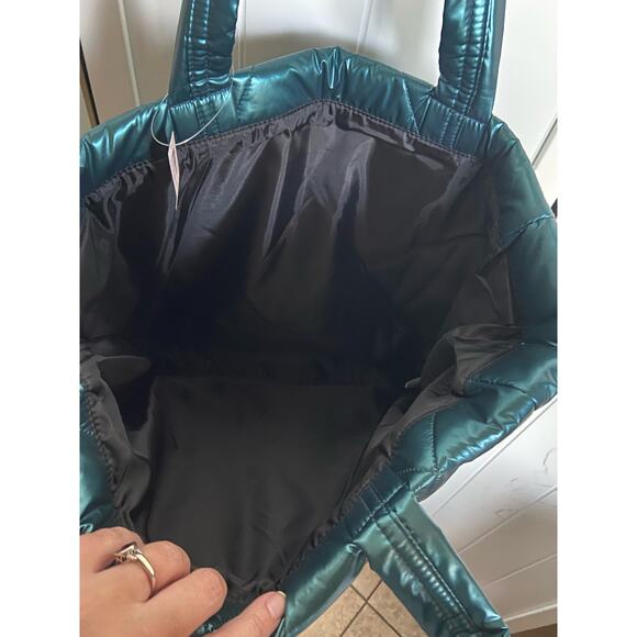 Victoria's Secret Puffer Tote Metallic Teal Green Quilted Bag‎ Blue Green NEW - Picture 6 of 7